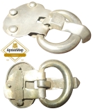 Пряжка с массивным клювовидным язычком