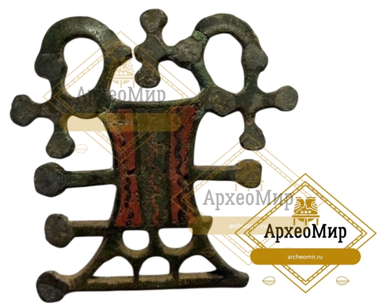 Центральный элемент нагрудного украшения, цепи 