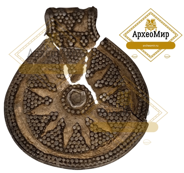 Привеска с орнаментом имитирующим зернь